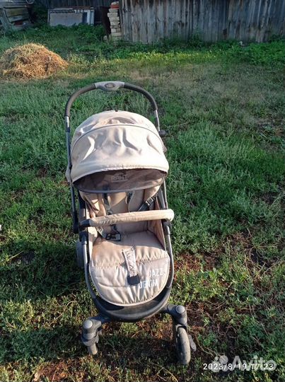 Прогулочная коляска