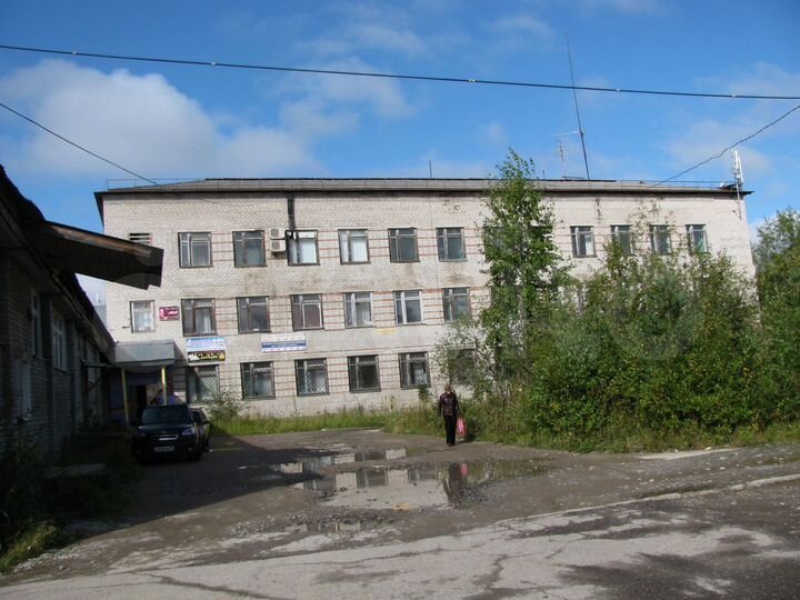 Продам здание, 1330 м²
