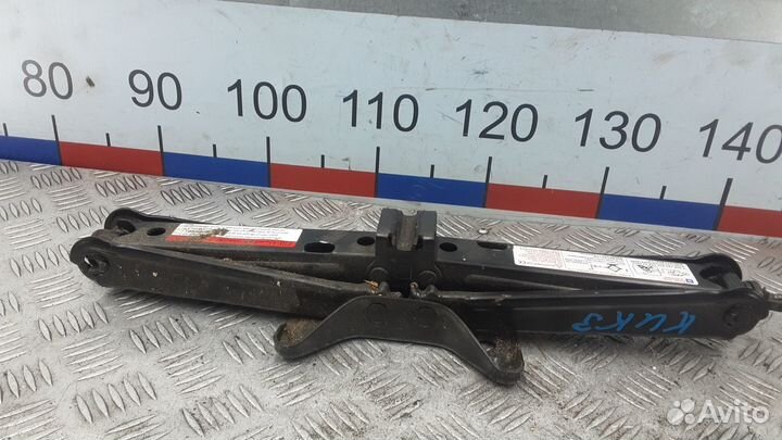 Домкрат на Chevrolet Captiva 1