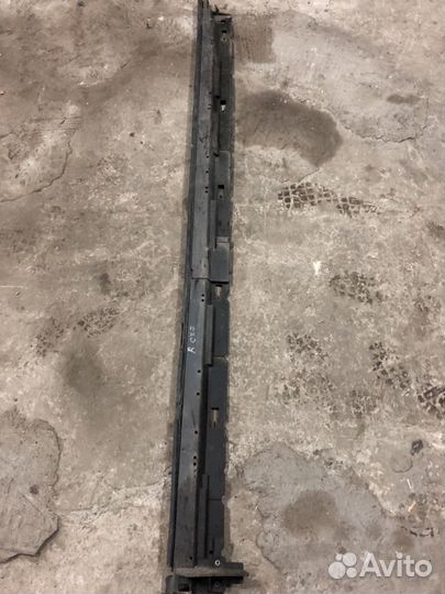 Накладка на порог правый Мазда Сх7