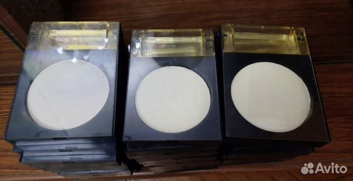 39 футляров для настольных медалей