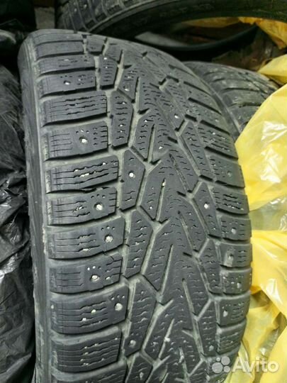 Nokian Tyres Hakkapeliitta 7 215/55 R17