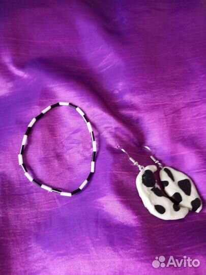 Дочка продаст украшение из бисера и полим. глины