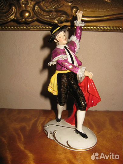 Антикварные пуговицы и брошки