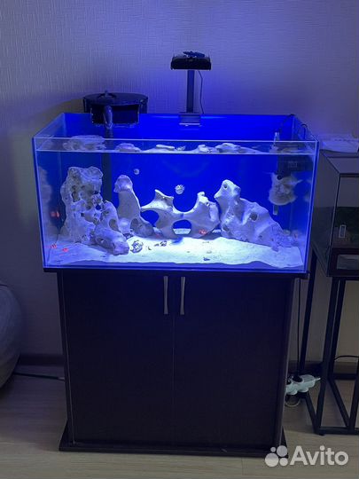 Аквариум с тумбой