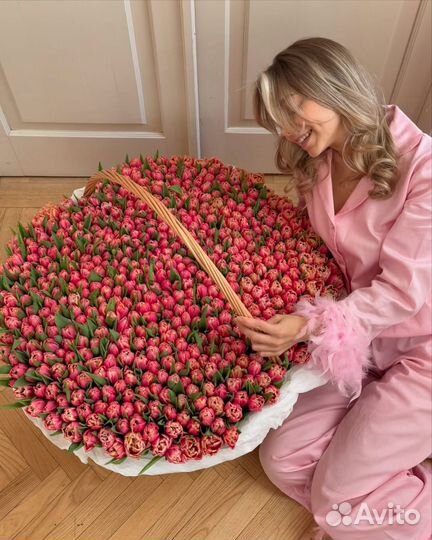 Корзина из 501 Тюльпан, Букеты из 101 Тюльпан