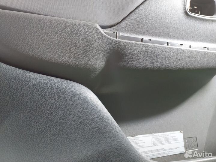 Обшивка двери передняя L L200/5 mitsubishi L200 (2