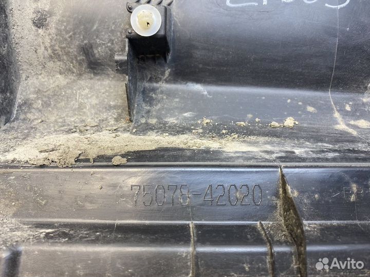 Накладка двери задней левой Toyota Rav 4 2015-2019