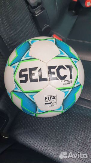 Футбольный мяч профессиональный