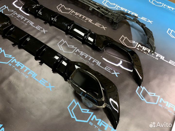 Диффузор насадки BMW G20 под 340i на выбор