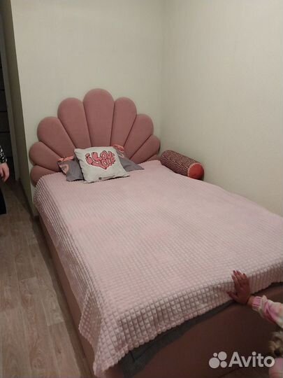 Кровать детская подрастковая ракушка мягкая