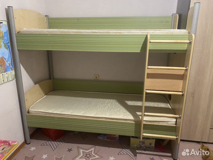 Двухярусная кровать