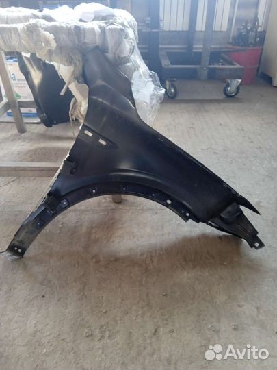 Крыло левое переднее Рено Аркана