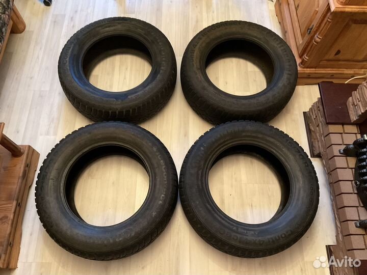 Continental ContiIceContact 215/70 R16