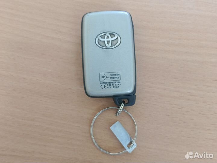 Смарт ключ toyota land cruiser 200