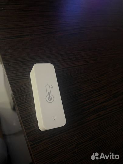 Умный датчик температуры и влажности SMART home