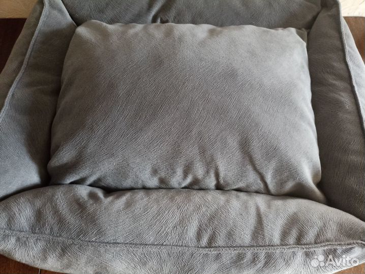 Лежанка со съёмной подушкой для кошки