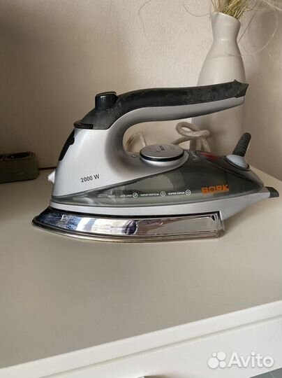Утюг Bork рабочий