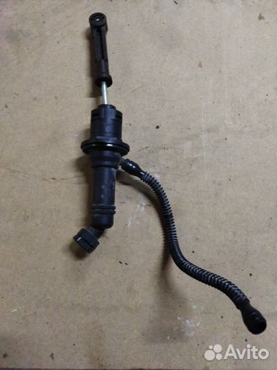 Главный цилиндр сцепления Renault Logan 2 K7J