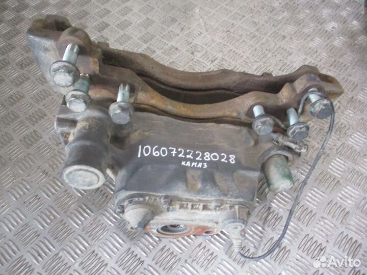 Суппорт задний правый камаз 0004202602