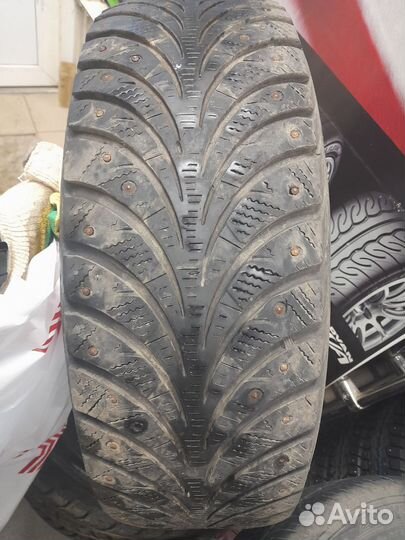 Sava Eskimo Stud 215/65 R16