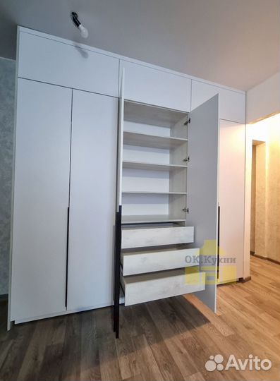 Шкаф с зеркалом