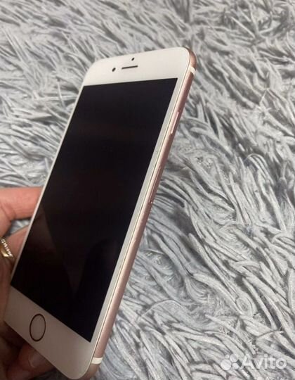 Телефон iPhone 6s