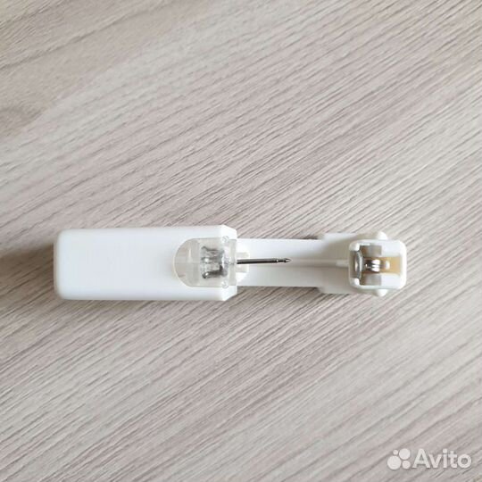 Пистолет для прокалывания ушей