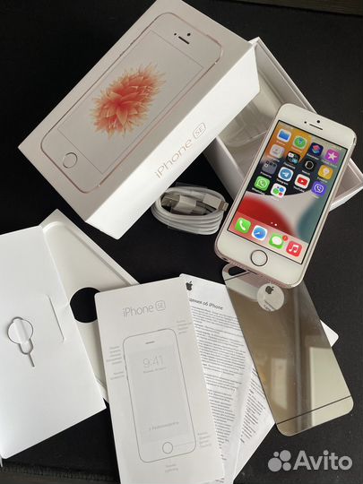 iPhone SE, 32 ГБ
