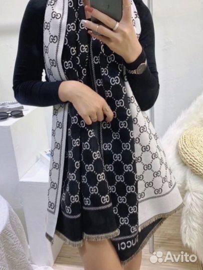 Кашемировый палантин Gucci черный с белым