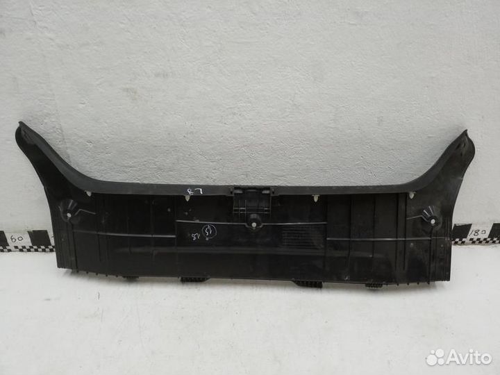 Обшивка задней панели Toyota Camry V50