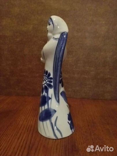 Гжель. Статуэтка