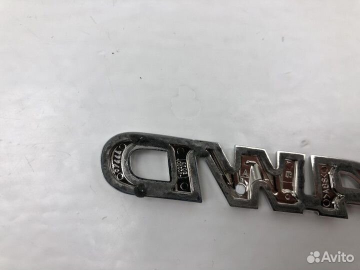 Эмблема на крышку багажника Toyota RAV4 5 (XA50)