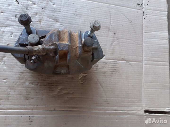 Суппорт тормозной передний правый Вольво S80 98-06