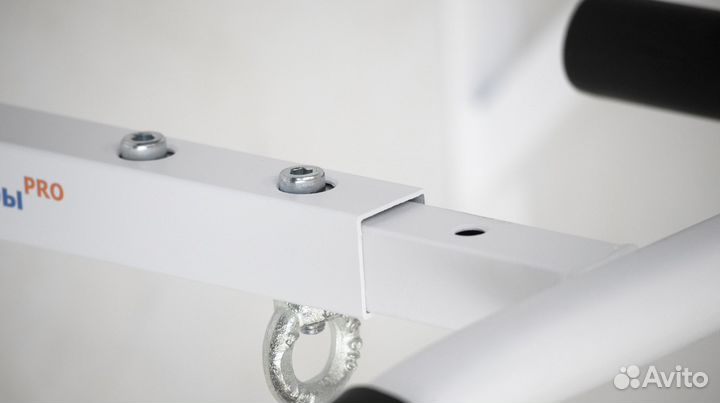 Турник настенный белый