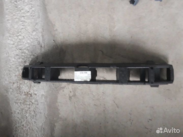 Уплотнитель бампера передний. Фольксваген поло