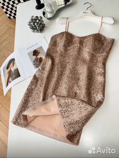 Роскошное платье Ermanno Scervino, со стразами