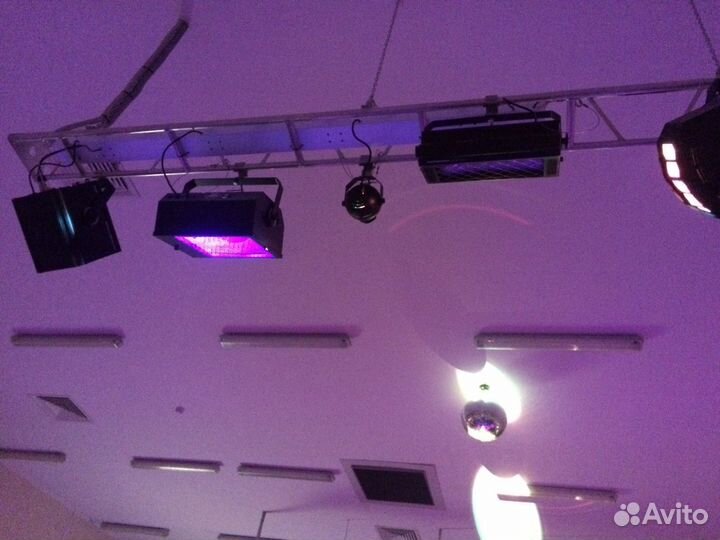 Установка проектора, экрана, скс