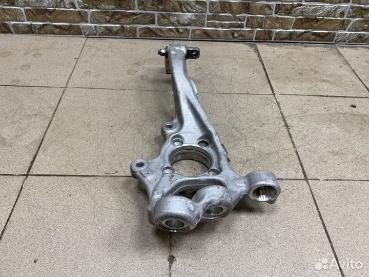 Цапфа/кулак поворотный передний левый Mercedes-Ben