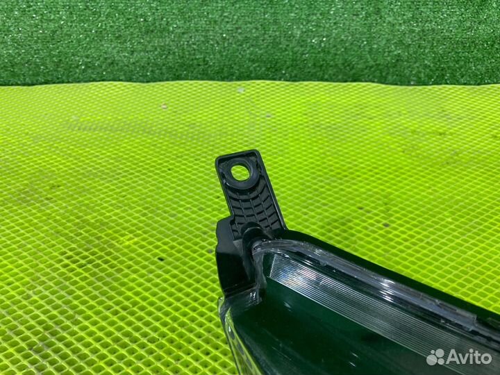 Фара правая Honda Freed/Freed+