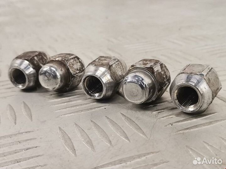 Болт Hyundai Tucson 2006 52950M1000