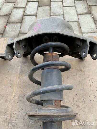 Стойка подвески передняя Audi A4 B8 2.0 CDN