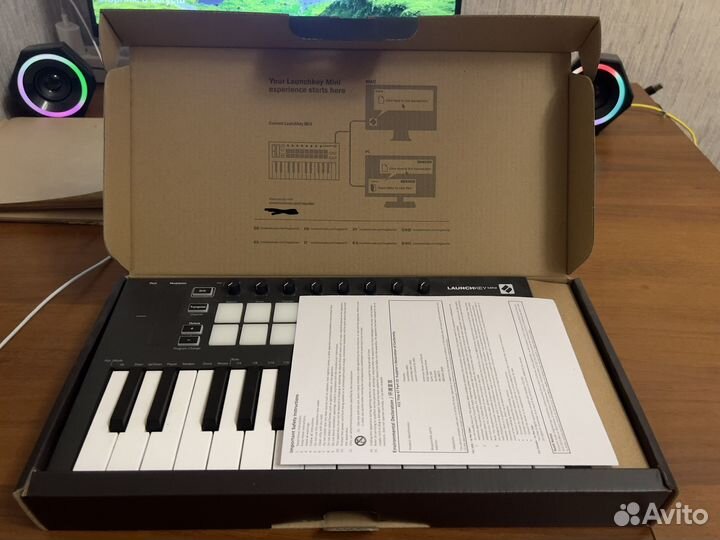 Синтезатор Novation launchkey mini mk3