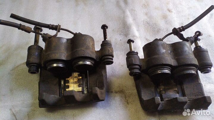 Суппорта передние Рено мастер 2 2.5TDI 03г