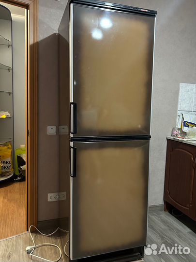 Холодильник Vestfrost (No frost)