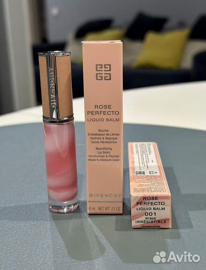 Блеск для губ Givenchy Rose perfecto 001