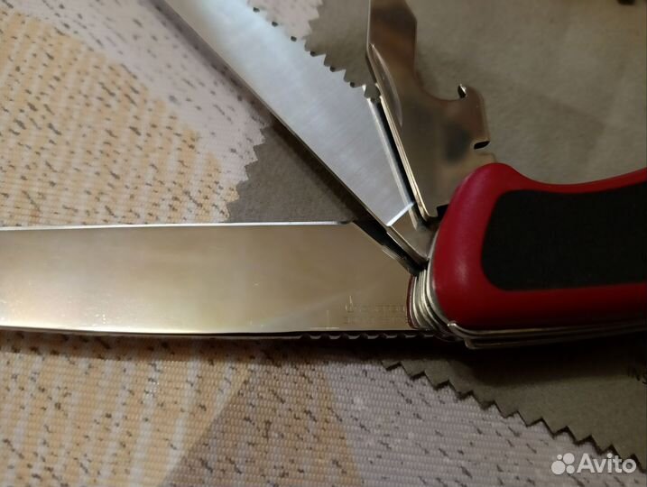 Нож Victorinox RangerGrip 55 0.9563.C, 130 мм