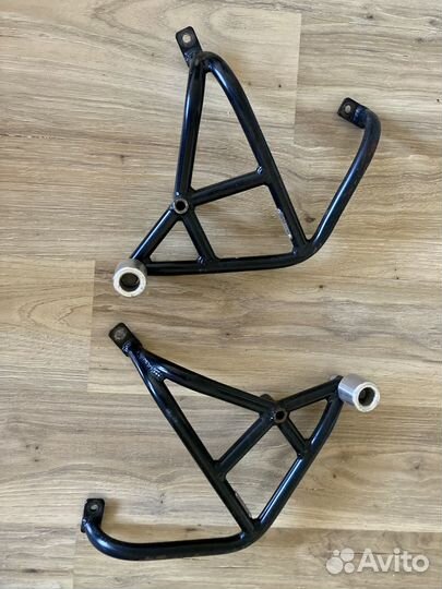 Защитная клетка со слайдерами на Yamaha YZF-R6