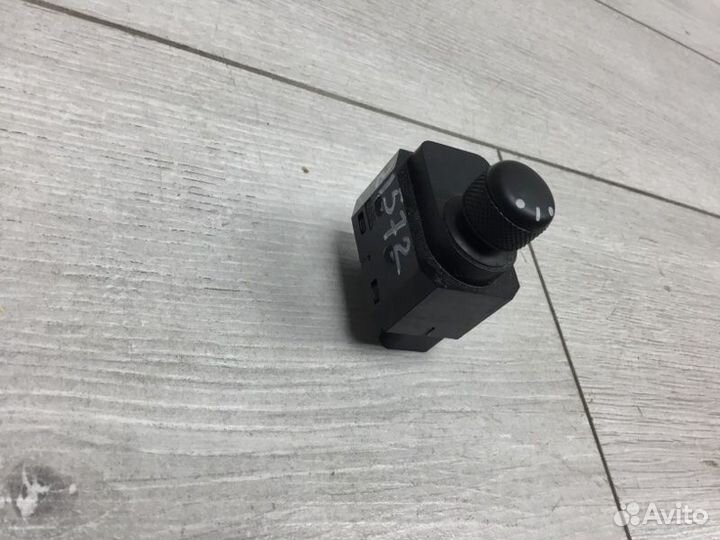 Блок управления зеркалами передний левый Suzuki