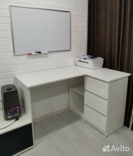 Стол белый для школьника